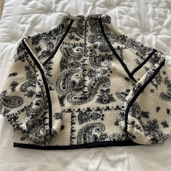 Women's Black and White Patterned Fleece Half Zip - Picture 4 of 5